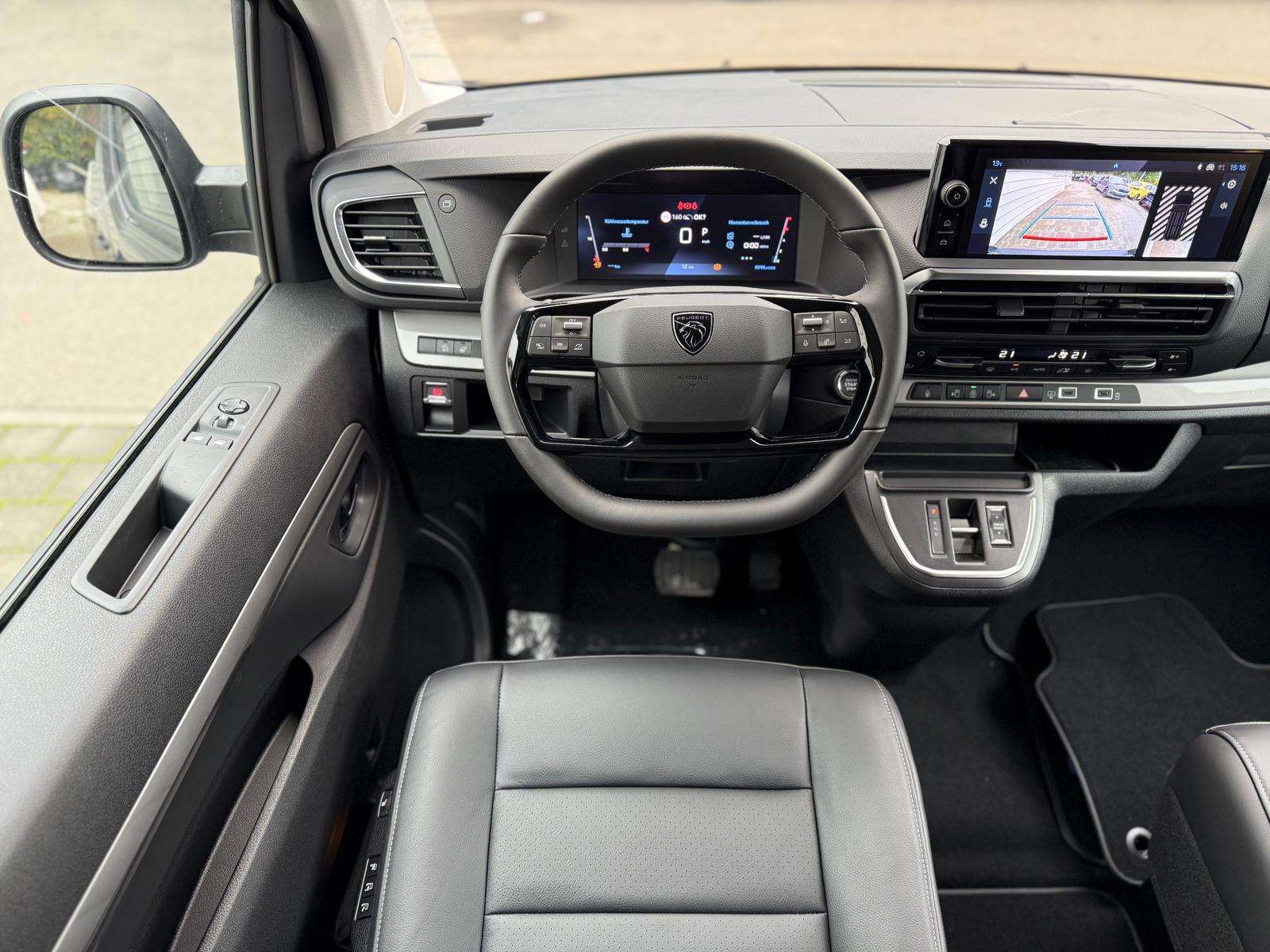 Fahrzeugbild eines Peugeot Traveller