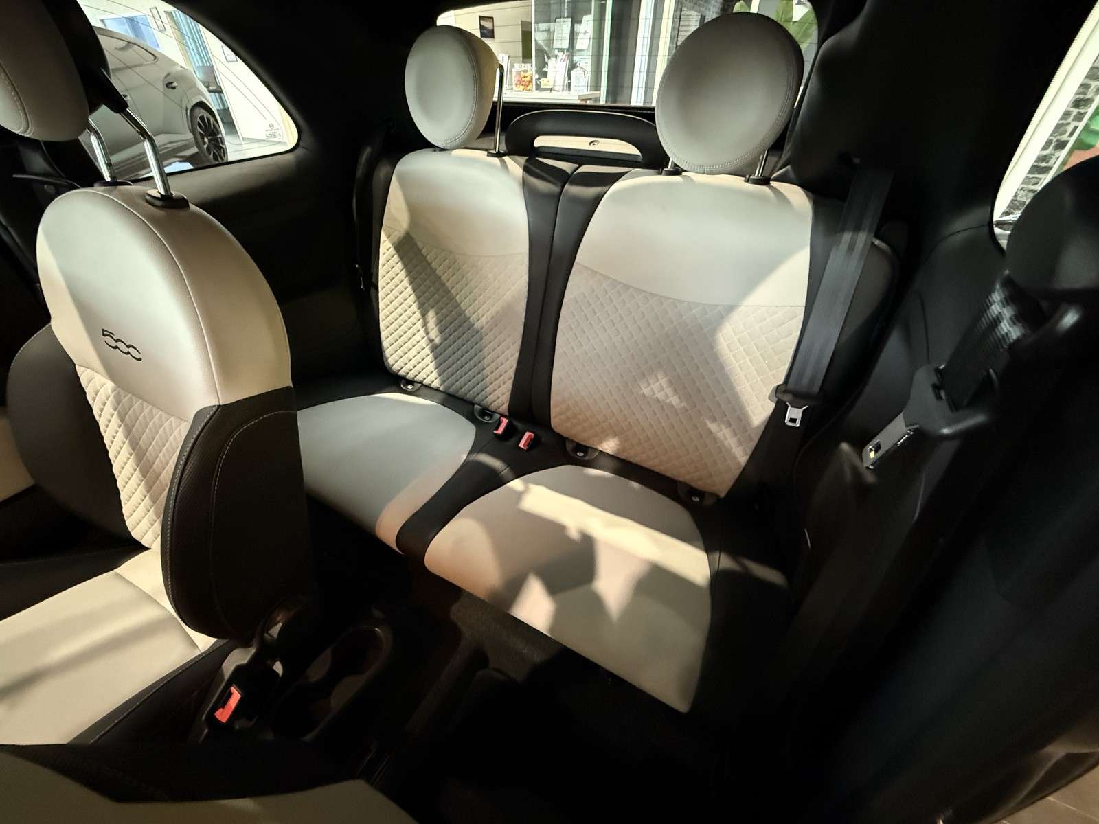 Fahrzeugbild eines Fiat 500