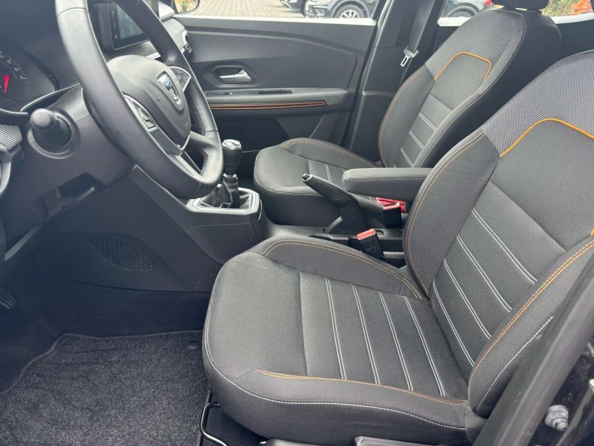 Fahrzeugbild eines Dacia Sandero