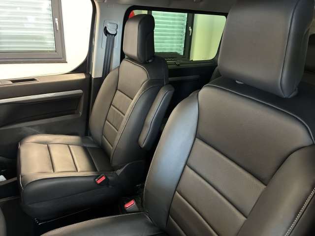 Fahrzeugbild eines Opel Zafira Life