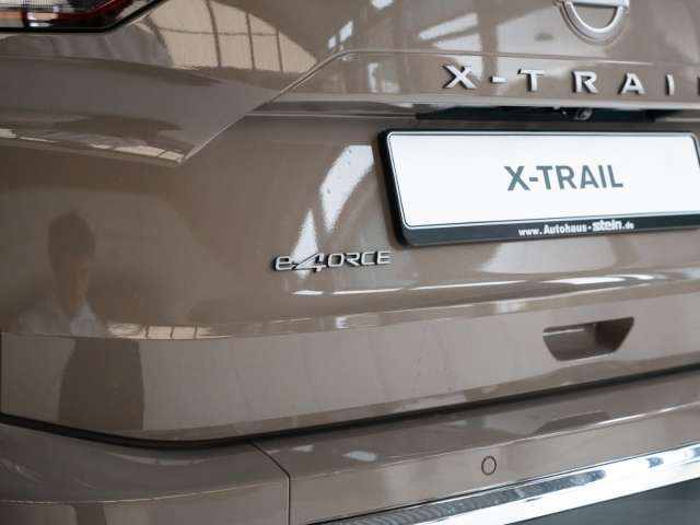 Fahrzeugbild eines Nissan X-TRAIL