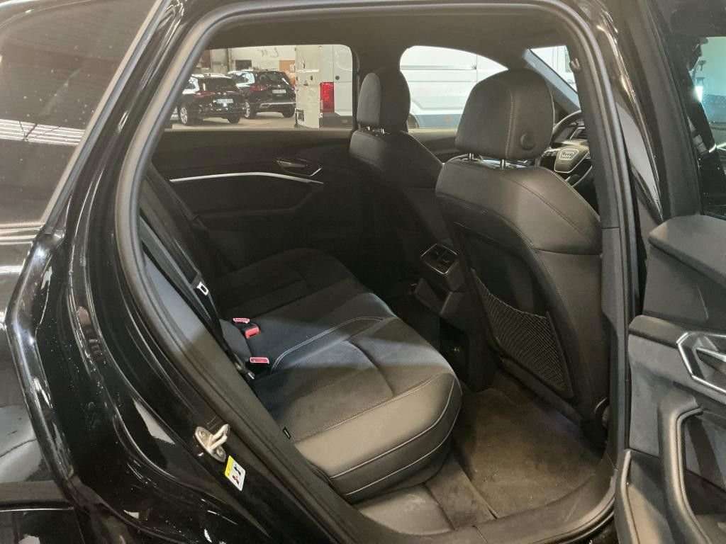Fahrzeugbild eines Audi e-tron