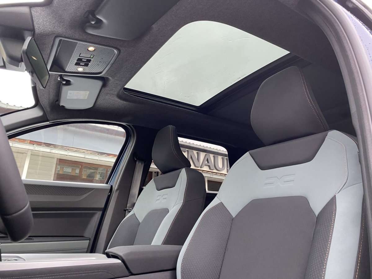 Fahrzeugbild eines Dacia Bigster