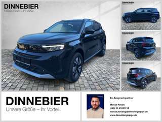 Schräge Frontansicht auf einen Opel Frontera , freigestellt