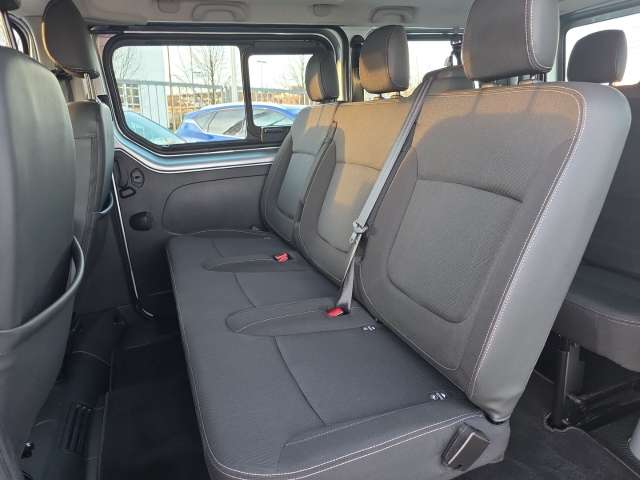 Fahrzeugbild eines Nissan Primastar