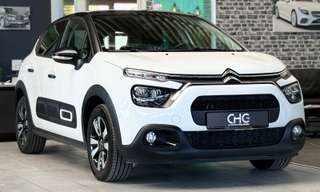 Schräge Frontansicht auf einen Citroën C3 , freigestellt