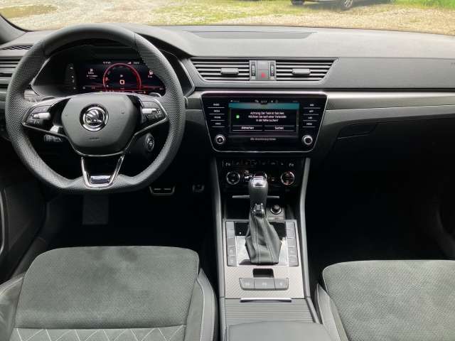 Fahrzeugbild eines Skoda Superb