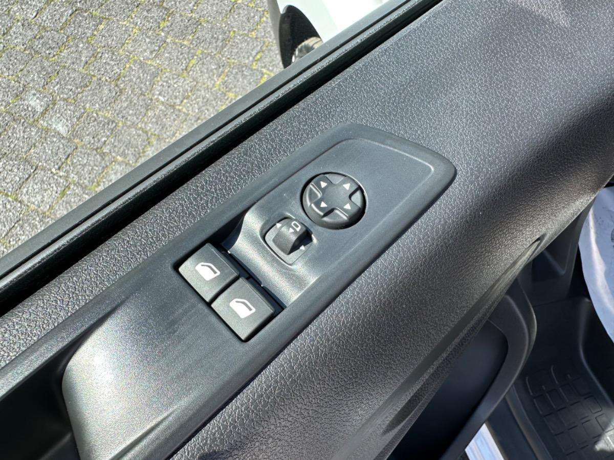 Fahrzeugbild eines Opel Vivaro