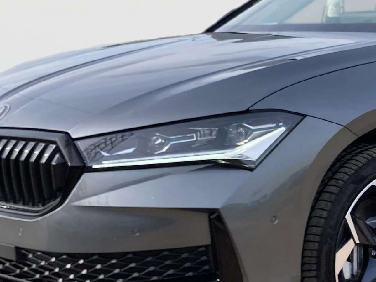 Fahrzeugbild eines Skoda Superb