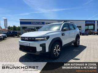 Schräge Frontansicht auf einen Dacia Bigster , freigestellt