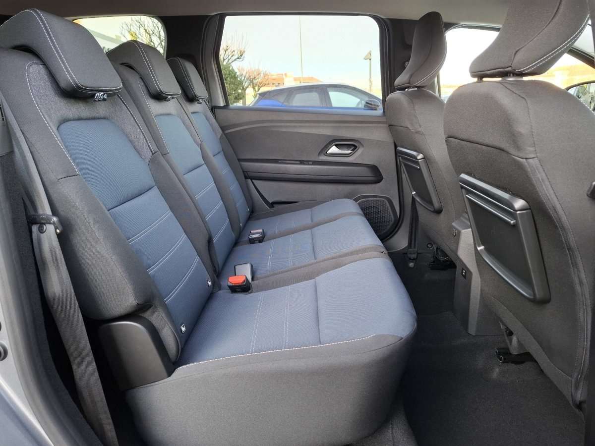 Fahrzeugbild eines Dacia Jogger