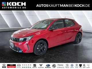 Schräge Frontansicht auf einen Opel Corsa , freigestellt