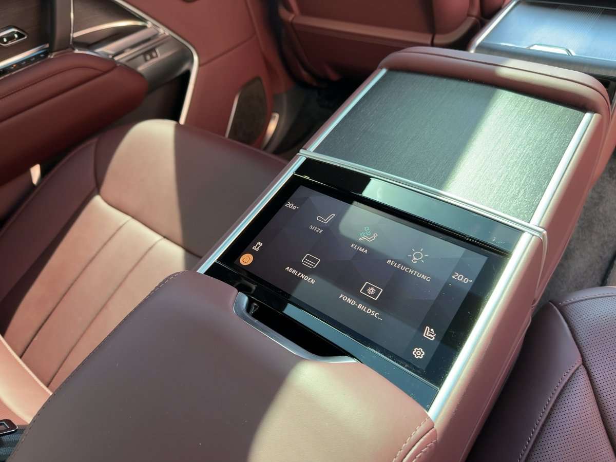 Fahrzeugbild eines Land Rover Range Rover