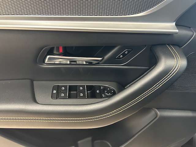 Fahrzeugbild eines Mazda CX-60