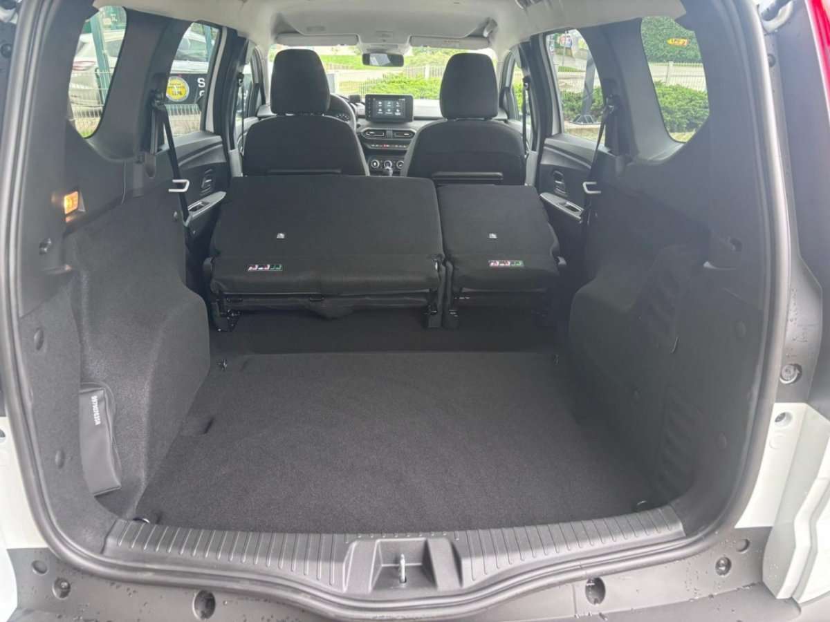 Fahrzeugbild eines Dacia Jogger