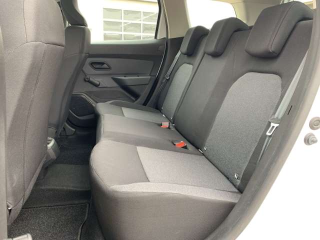 Fahrzeugbild eines Dacia Duster