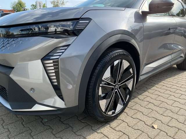 Fahrzeugbild eines Renault Scenic E-TECH