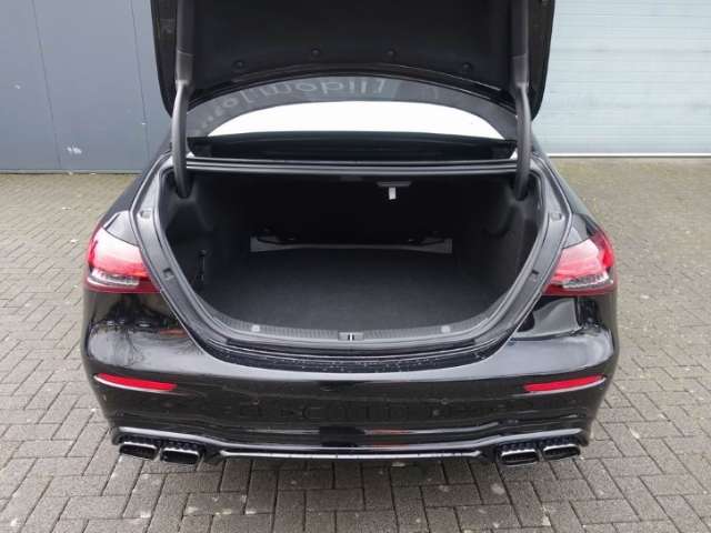 Fahrzeugbild eines Mercedes-Benz E-Klasse