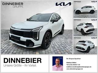 Schräge Frontansicht auf einen Kia Sportage , freigestellt