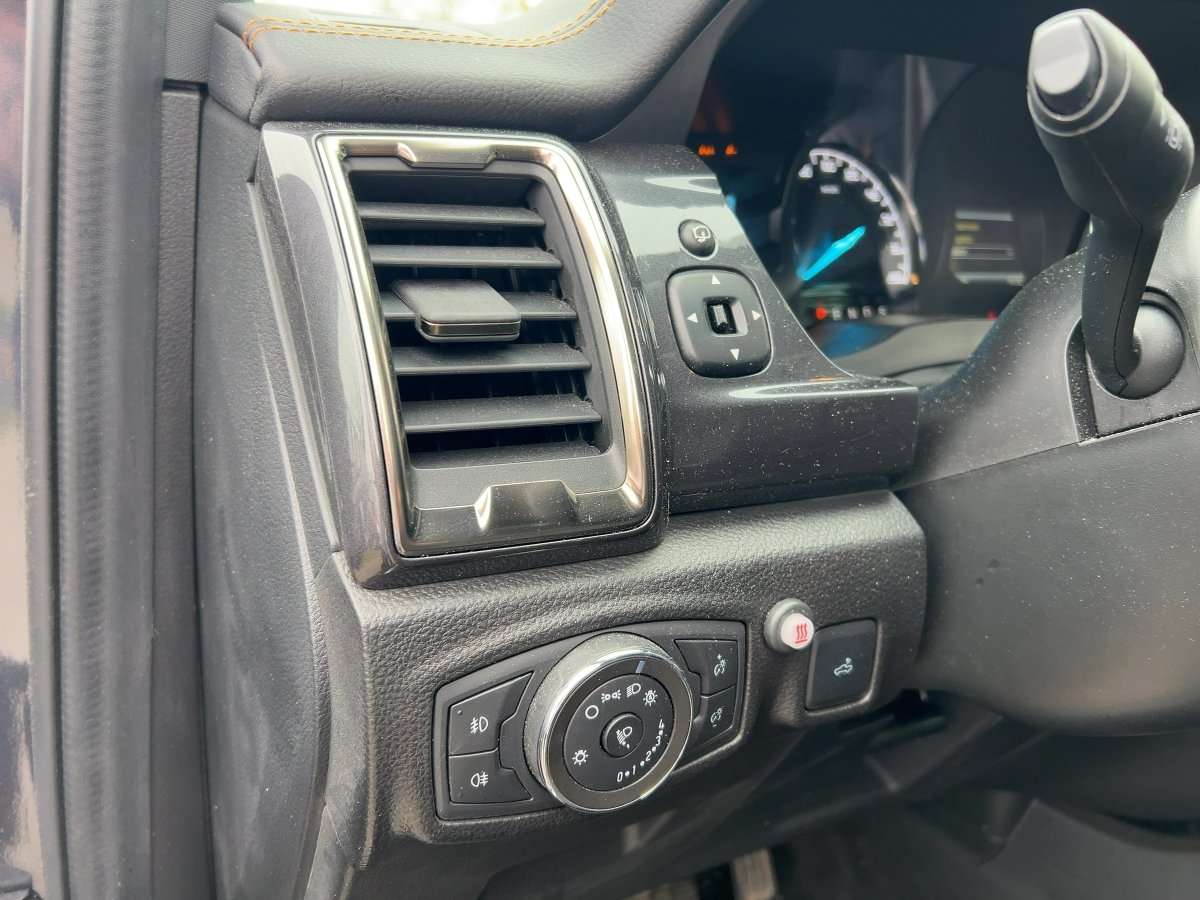 Fahrzeugbild eines Ford Ranger