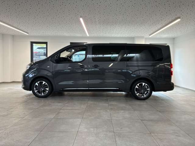 Fahrzeugbild eines Opel Zafira Life