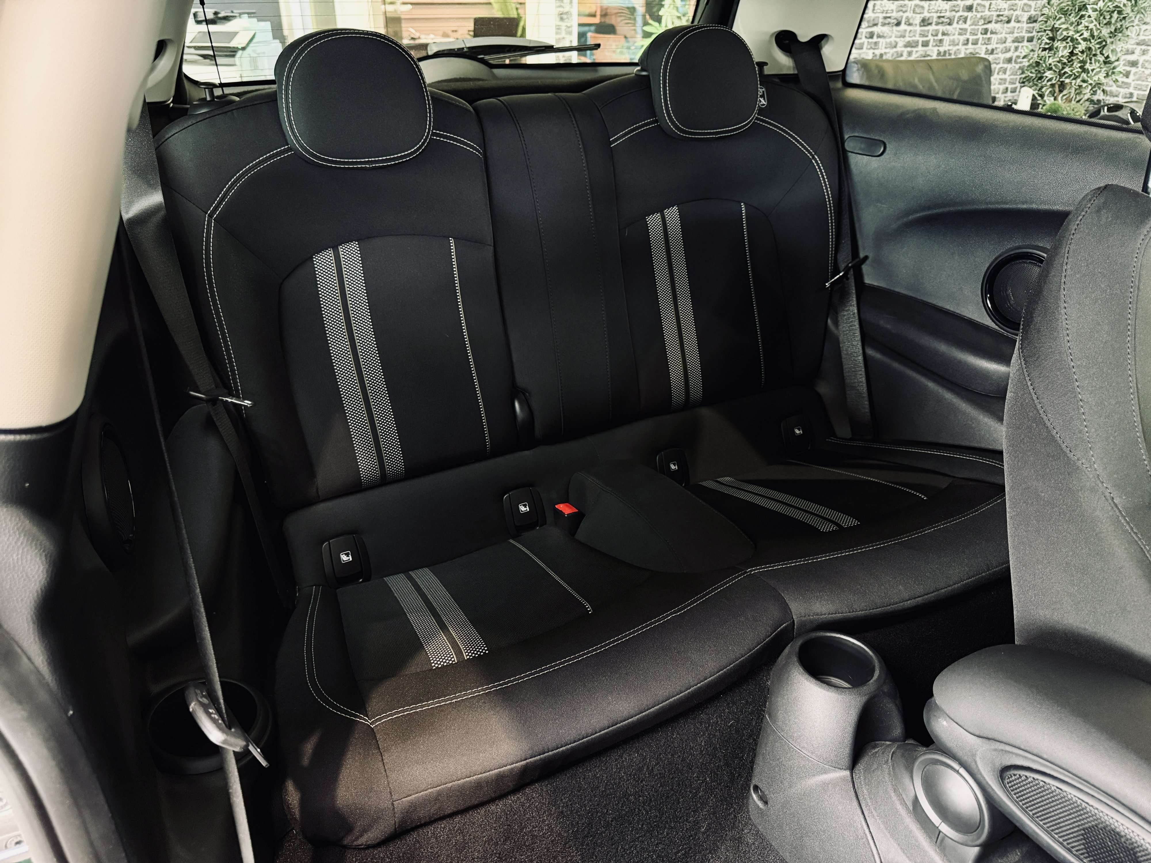 Fahrzeugbild eines MINI COOPER