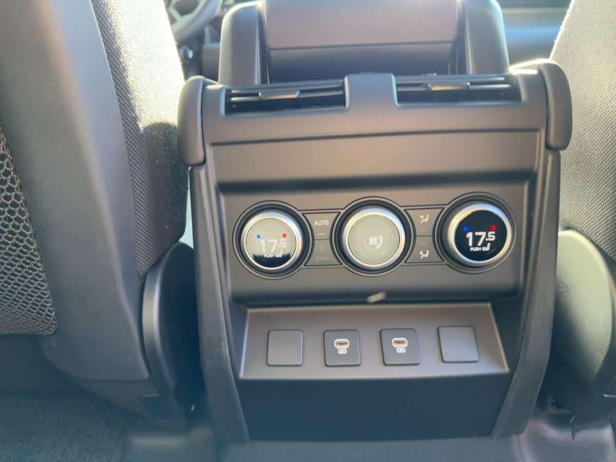 Fahrzeugbild eines Land Rover Defender