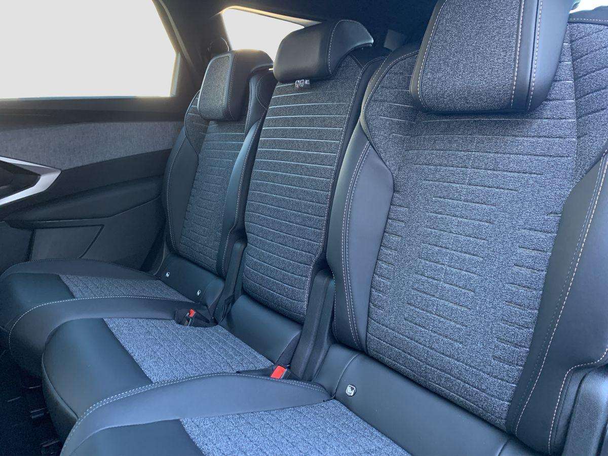 Fahrzeugbild eines Peugeot 5008