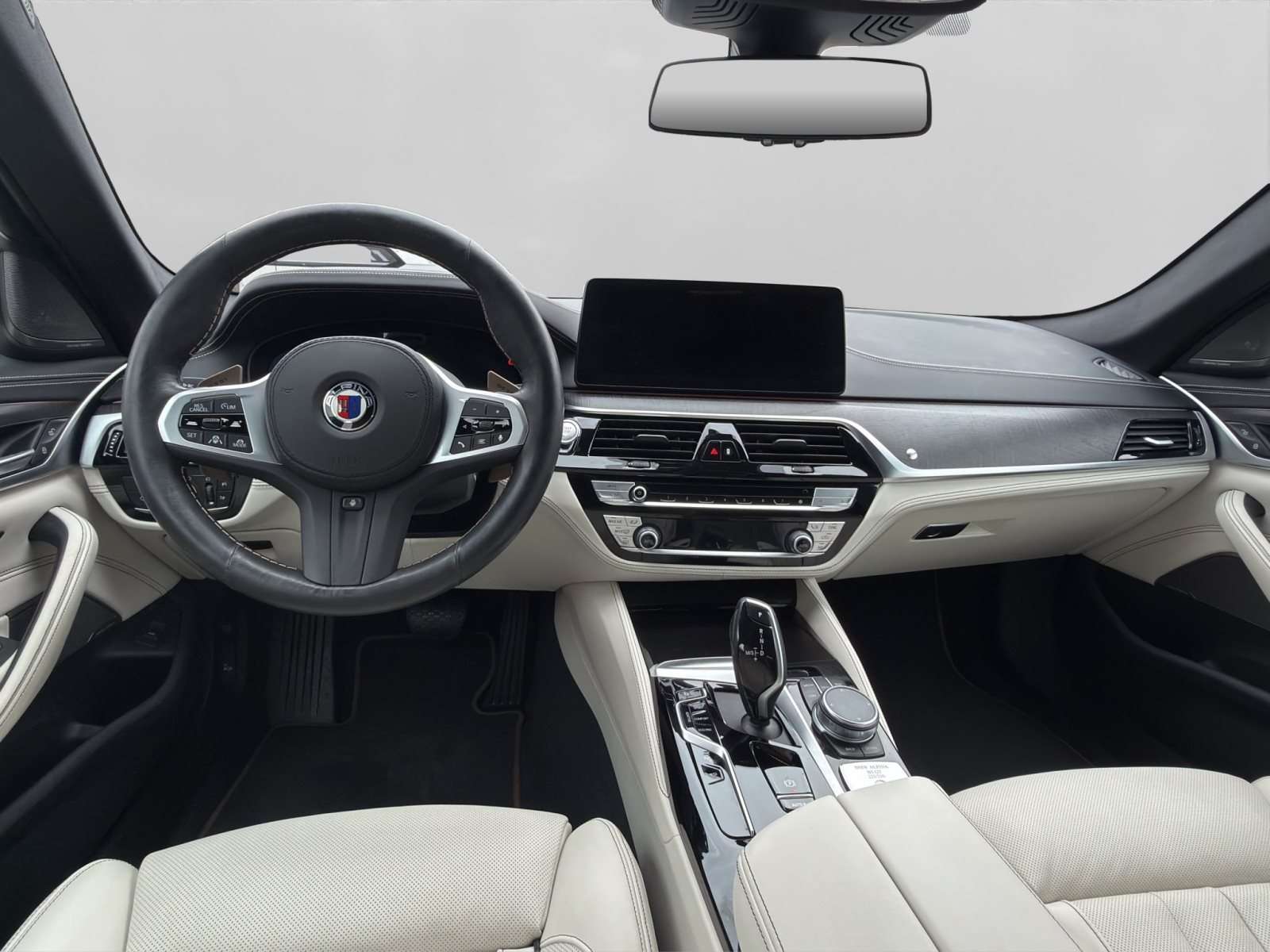 Fahrzeugbild eines Alpina B5
