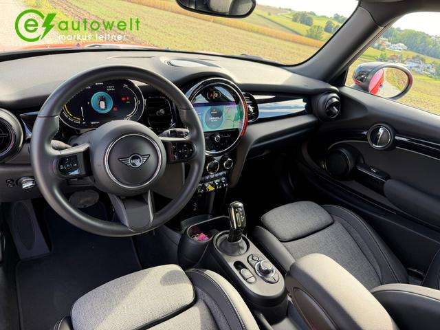 Fahrzeugbild eines MINI COOPER