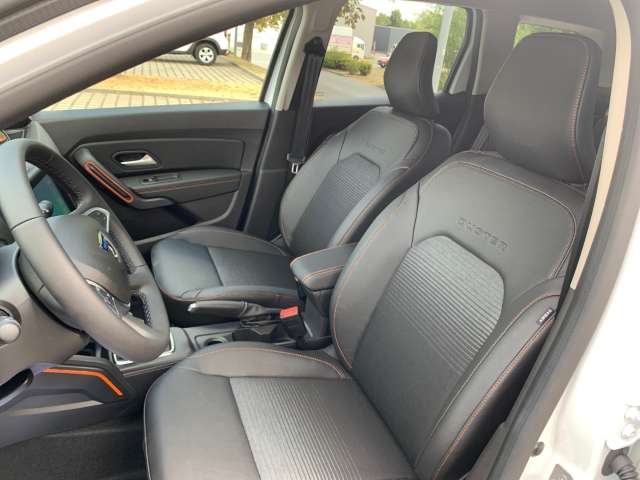 Fahrzeugbild eines Dacia Duster