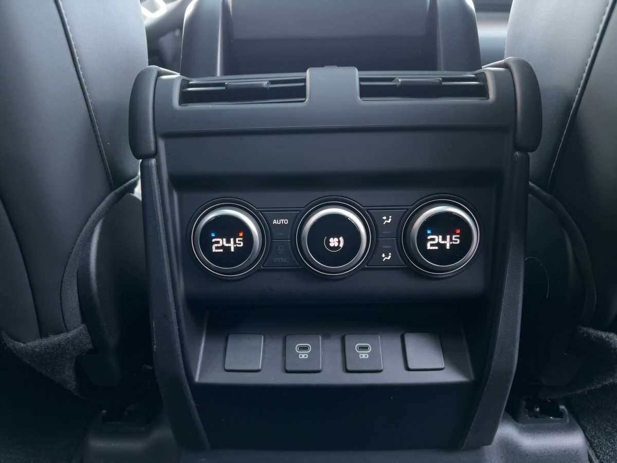 Fahrzeugbild eines Land Rover Defender