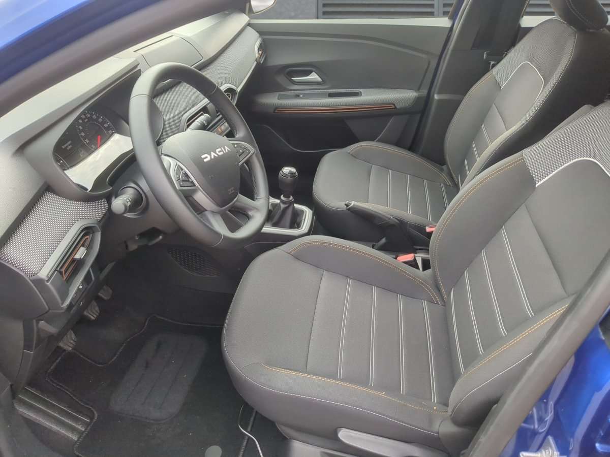 Fahrzeugbild eines Dacia Sandero
