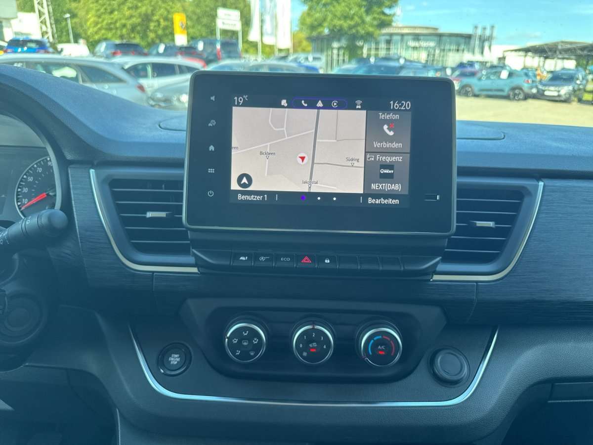 Fahrzeugbild eines Nissan Primastar