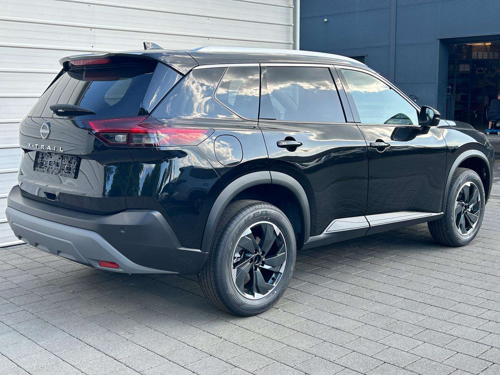 Fahrzeugbild eines Nissan X-TRAIL