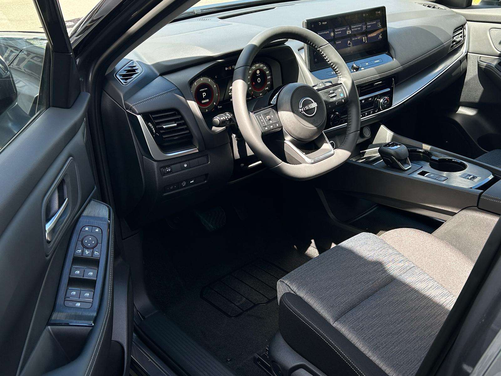 Fahrzeugbild eines Nissan X-TRAIL