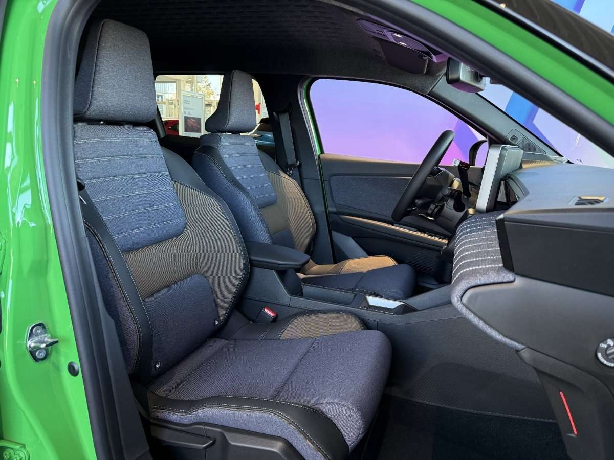 Fahrzeugbild eines Renault 5 E-TECH