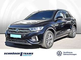 Schräge Frontansicht auf einen Volkswagen T-Roc , freigestellt