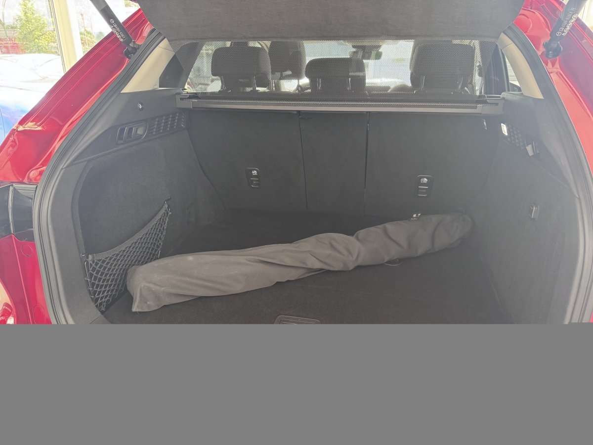 Fahrzeugbild eines Mazda CX-60