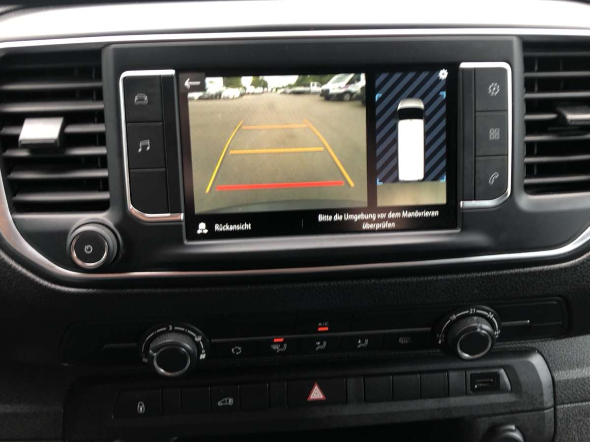 Fahrzeugbild eines Opel Vivaro