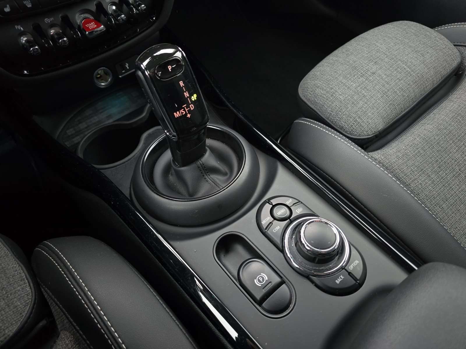 Fahrzeugbild eines MINI COOPER