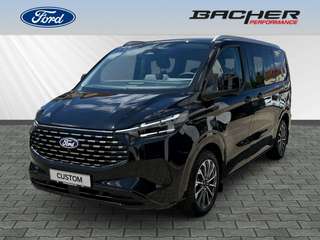 Schräge Frontansicht auf einen Ford Tourneo Custom , freigestellt
