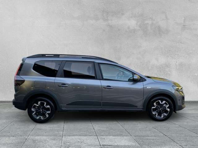 Fahrzeugbild eines Dacia Jogger