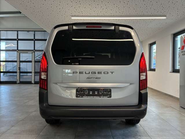 Fahrzeugbild eines Peugeot Rifter