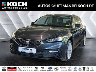 Schräge Frontansicht auf einen SEAT Leon , freigestellt