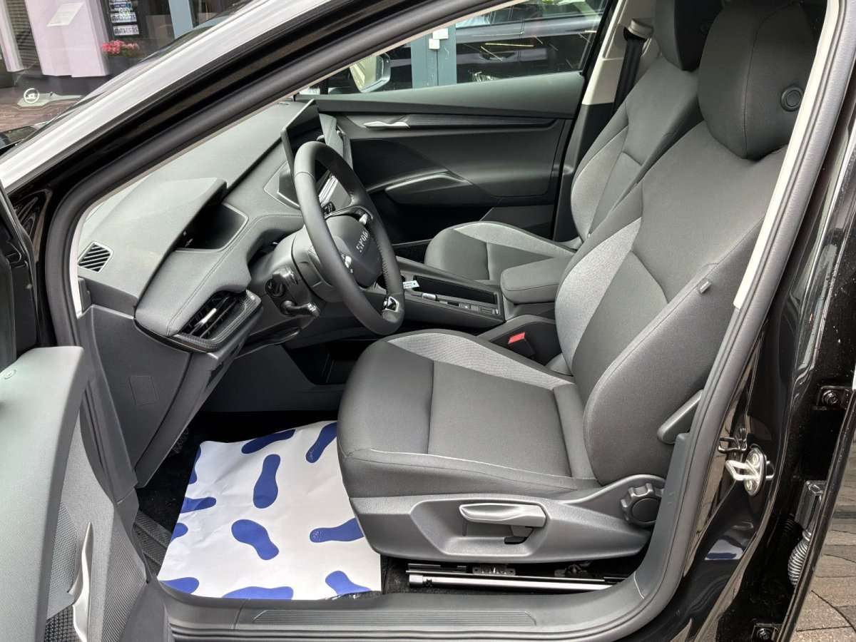 Fahrzeugbild eines Skoda ELROQ