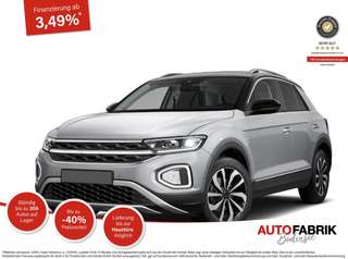 Schräge Frontansicht auf einen Volkswagen T-Roc , freigestellt