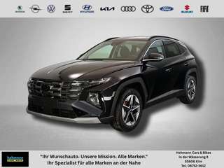 Schräge Frontansicht auf einen Hyundai Tucson , freigestellt