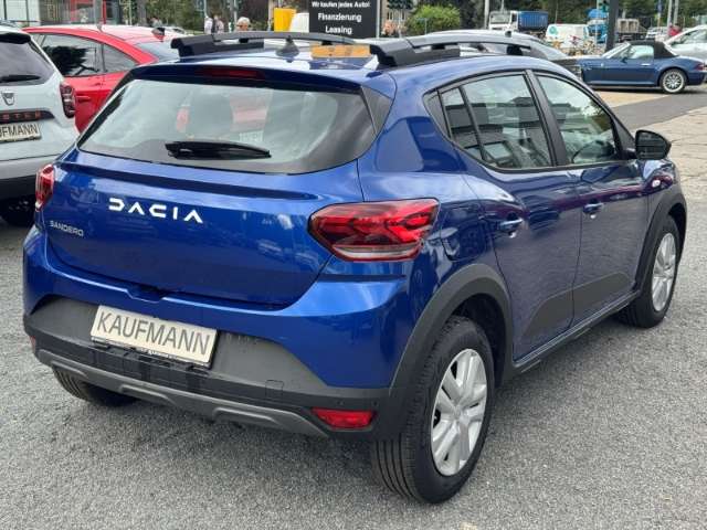 Fahrzeugbild eines Dacia Sandero