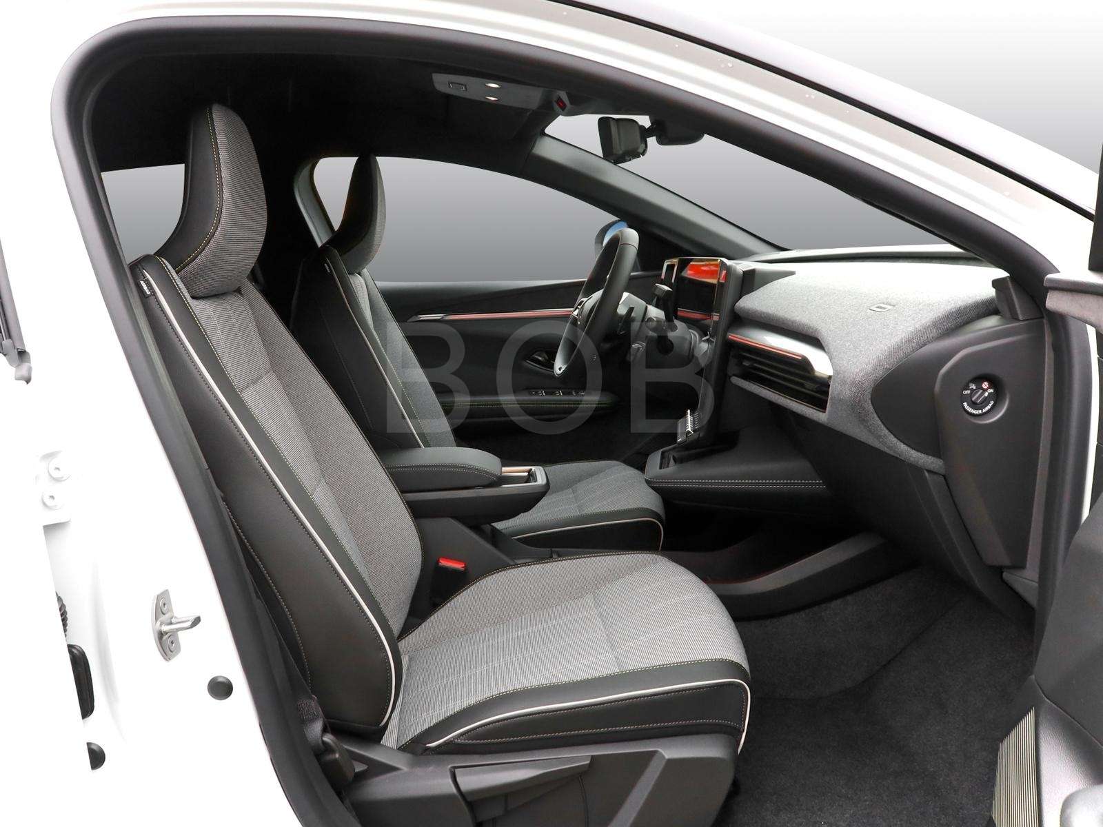 Fahrzeugbild eines Renault Megane E-TECH